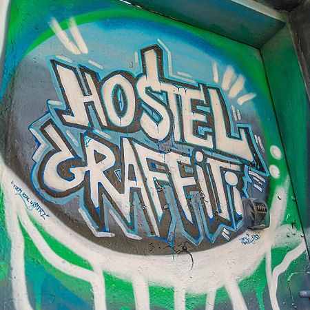 Hostel Graffiti Krakau Buitenkant foto