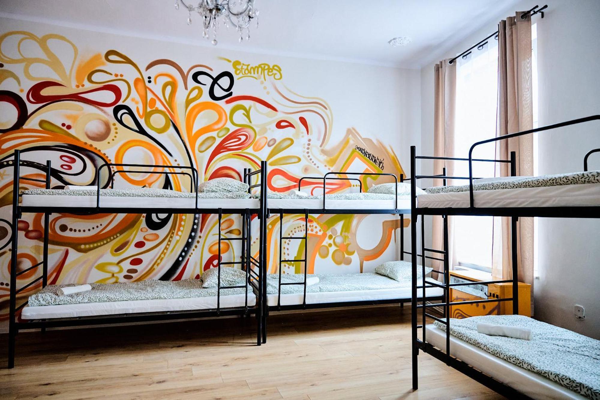 Hostel Graffiti Krakau Buitenkant foto