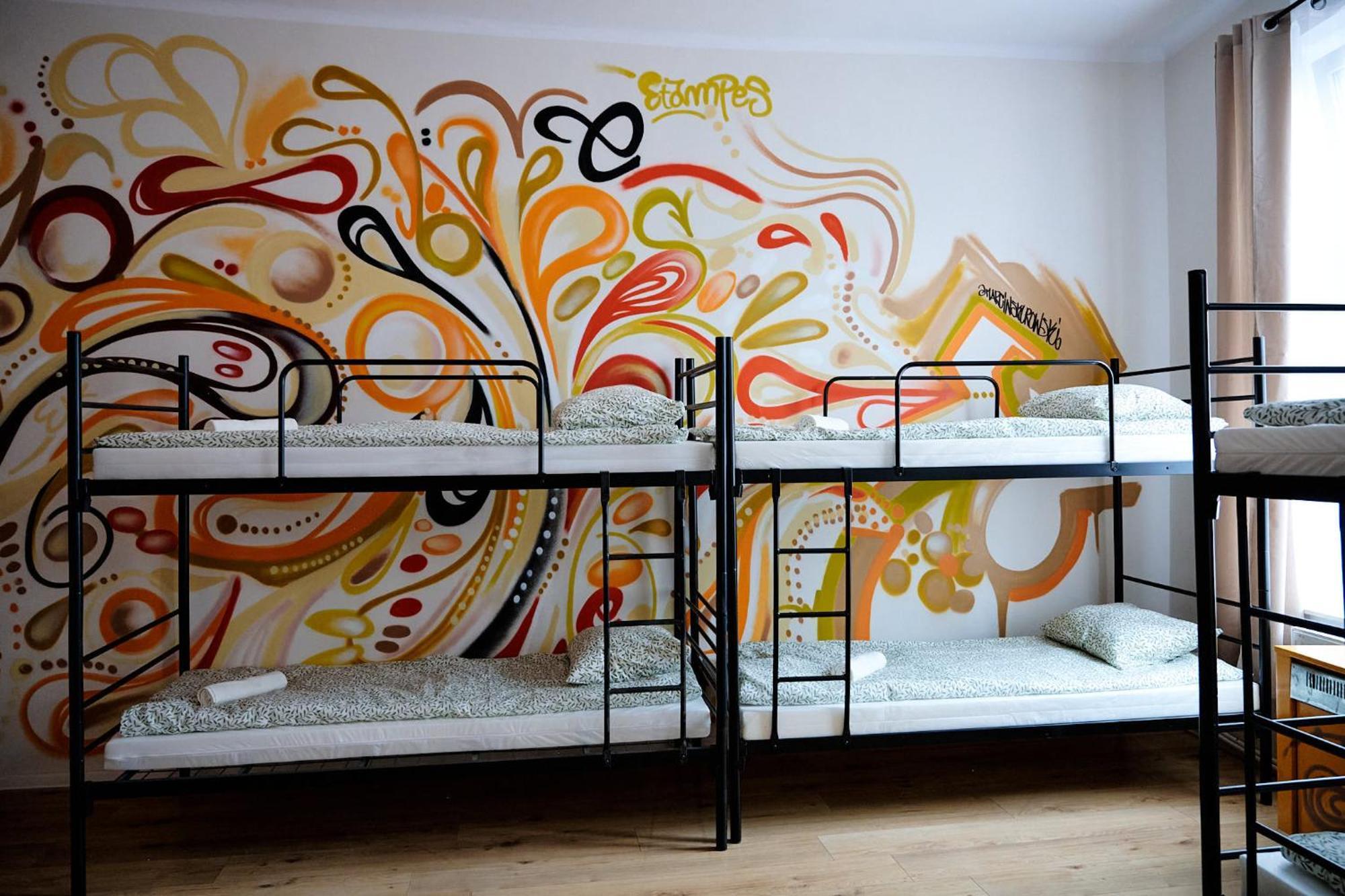 Hostel Graffiti Krakau Buitenkant foto