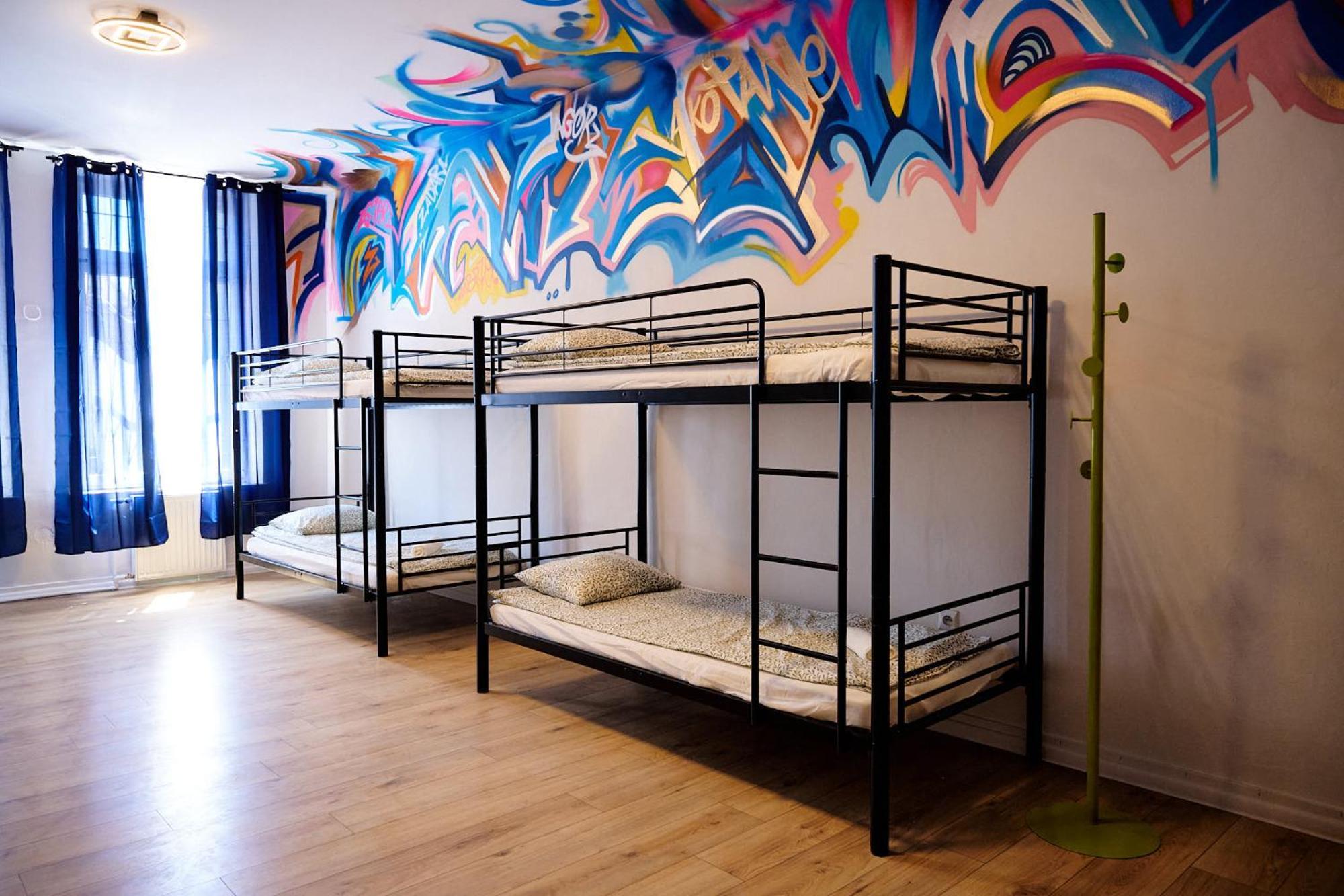 Hostel Graffiti Krakau Buitenkant foto