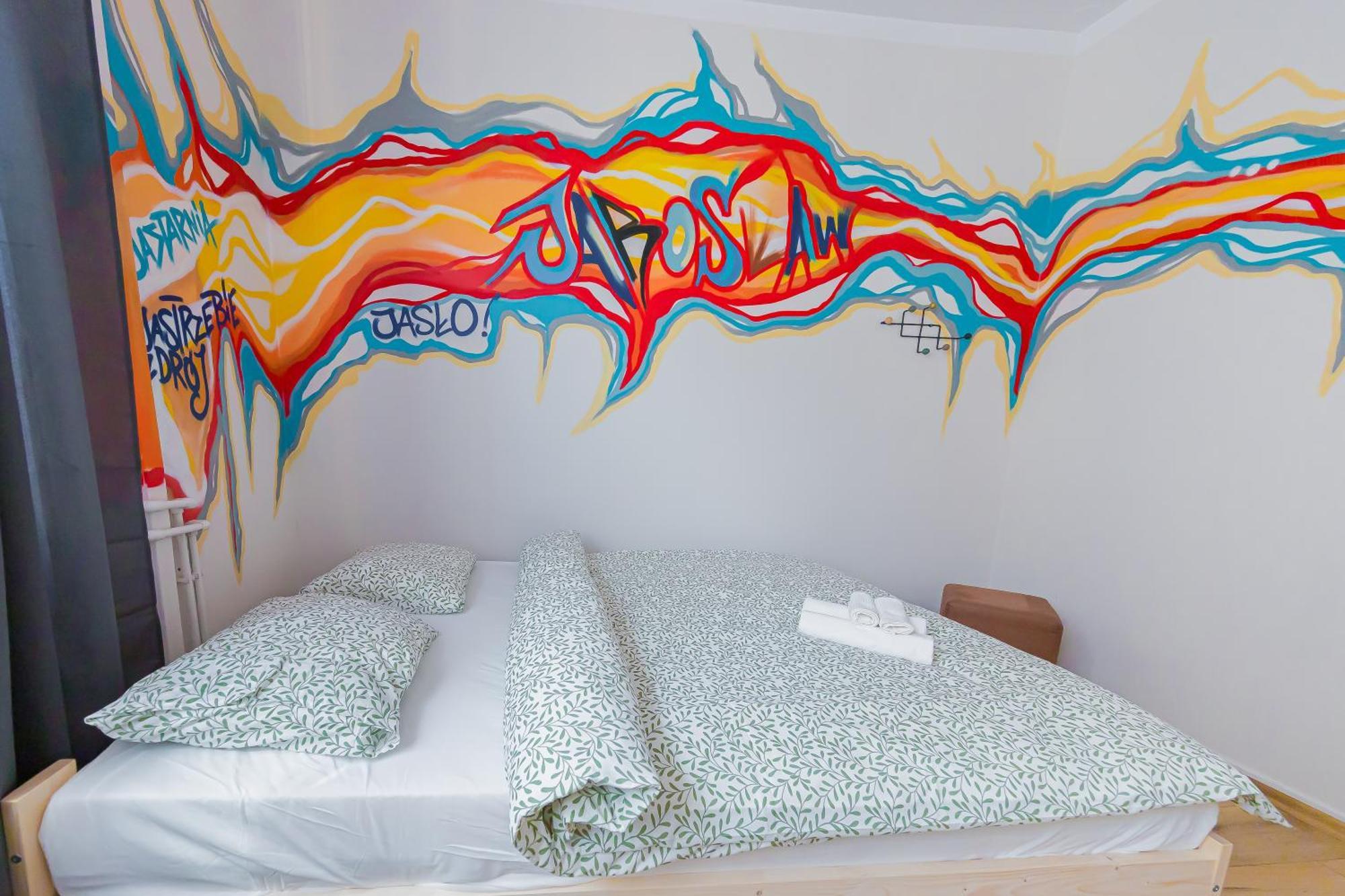 Hostel Graffiti Krakau Buitenkant foto